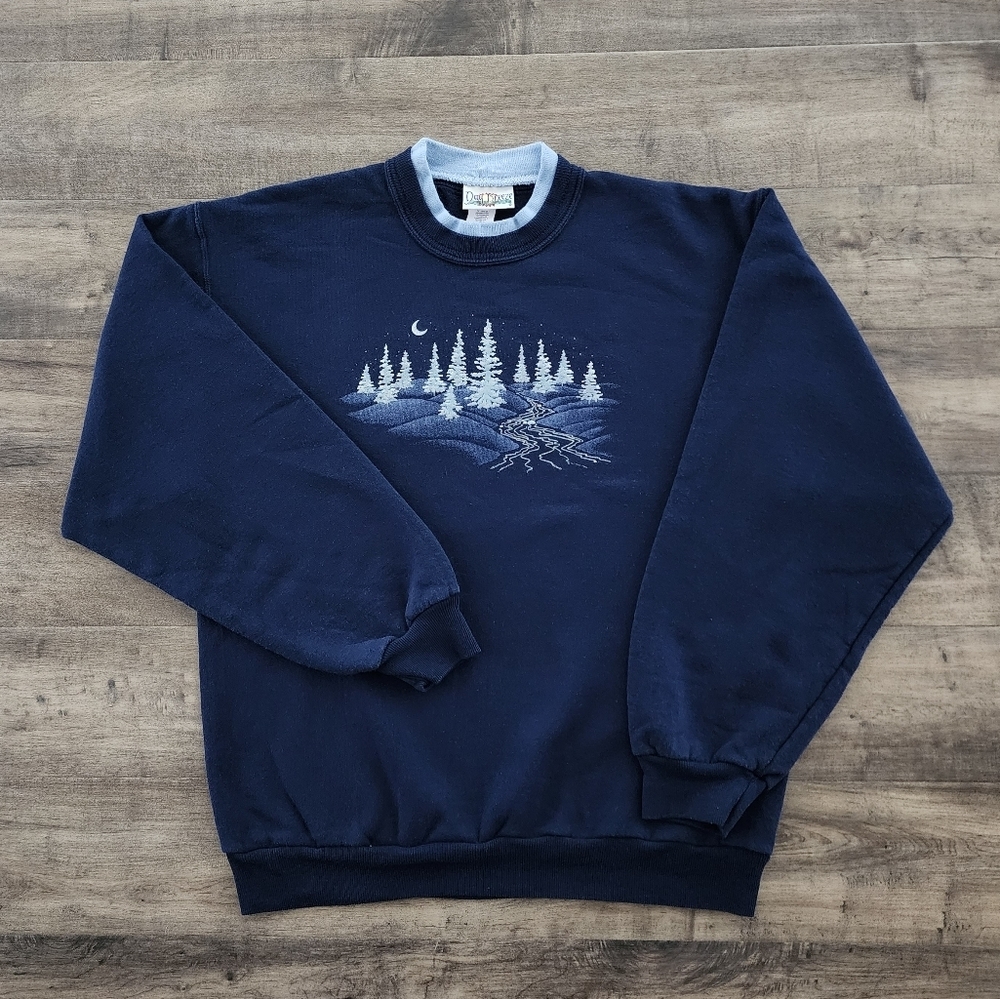 VTG Day Breeze Winter Graphic Navy Blue Pullover Sweatshirt Medium